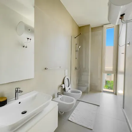 Mela Twin Coast Villa *