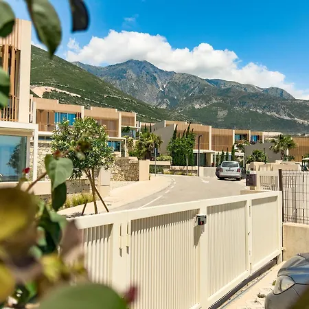 Mela Twin Coast Himare